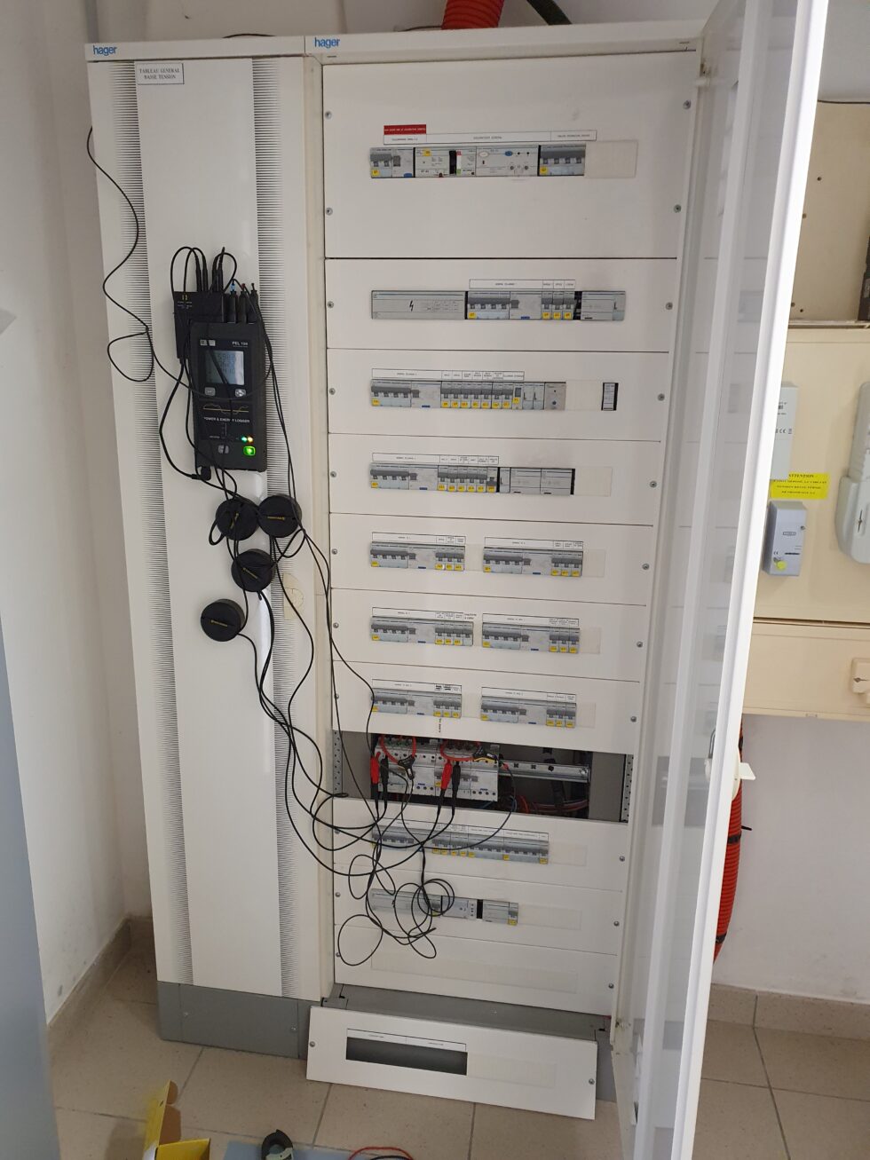 Audit-energetique-bureaux-mesure-consommation-tableau électrique